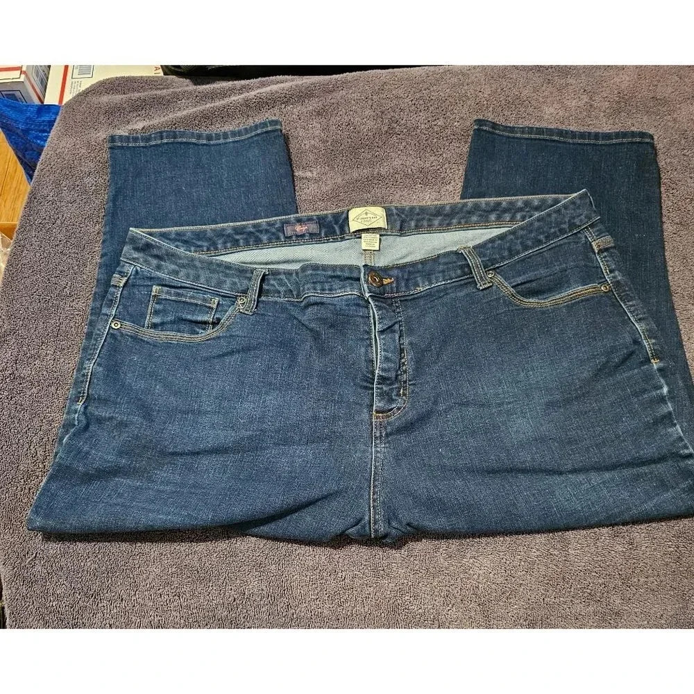 St John's Bay Women's  Blue Denim Plus Stretch Size 22 W Capri Jeans